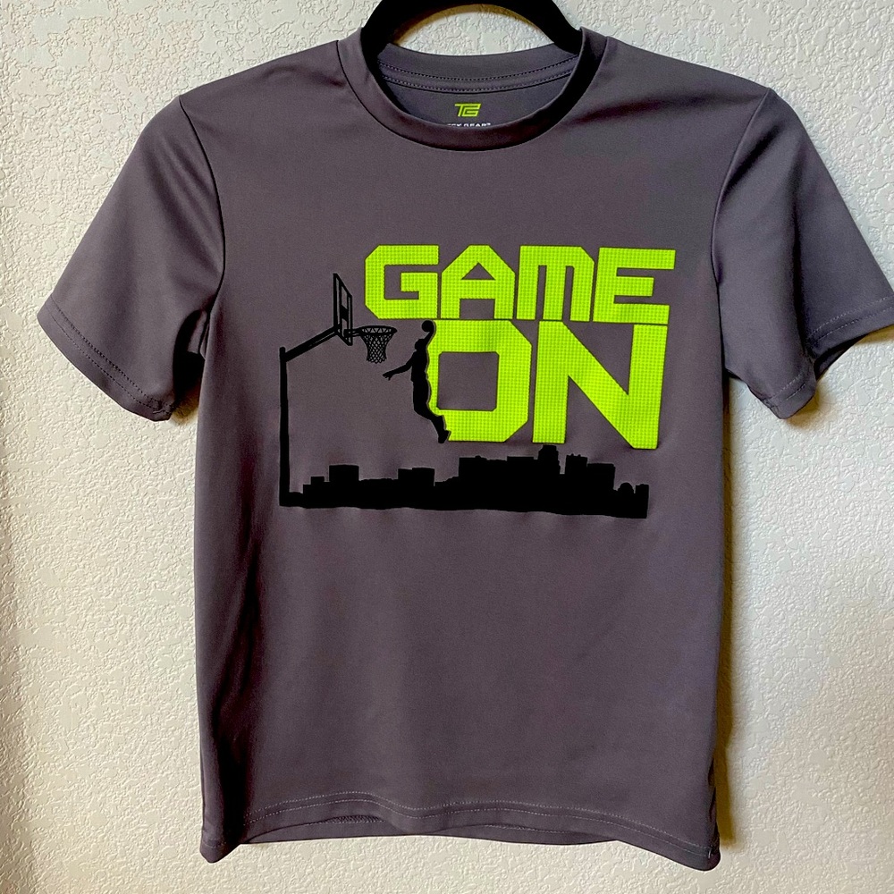 Tek Gear Boys or unisex T shirt M 10-12 grey graphic Game On Basketball
